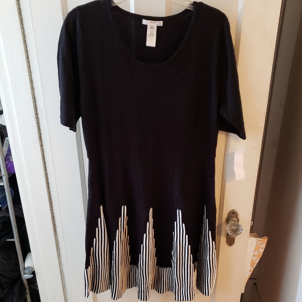 Studio 1 Black and White Sweater Dress Size XL